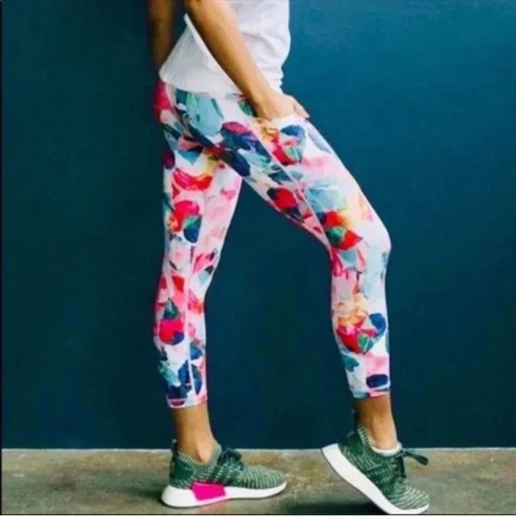 ZYIA Pants - Colorful Abstract Print Leggings Zyia Rainbow floral capri leggings 6-8 pant gym